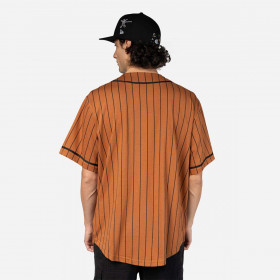 Polera New Era Script Essential Med Brown