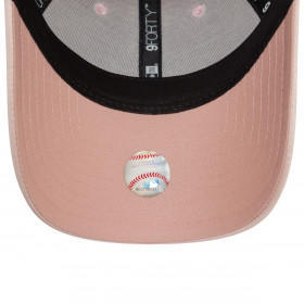 Gorra 9Forty New York Yankees MLB Satin Dark Pink